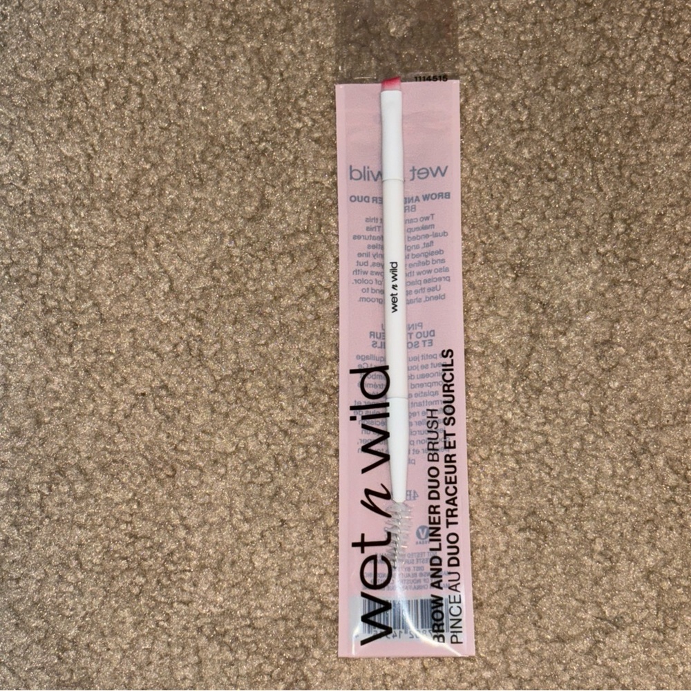 wet n wild Essential Makeup Brush Brow & Liner Flat Angled Liner New